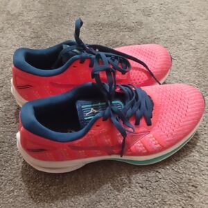 Mizuno Women's Coral Pink and Navy Athletic Running Shoes